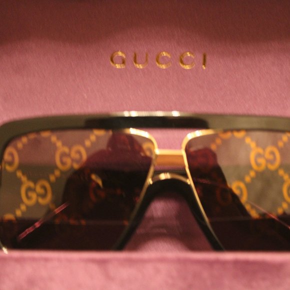 Gucci Square-frame sunglasses with GG lens